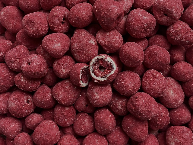 Сублімована малина ( білий, чорний шоколад ) 70g.