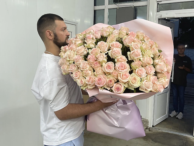 Розы нежно-розовые
