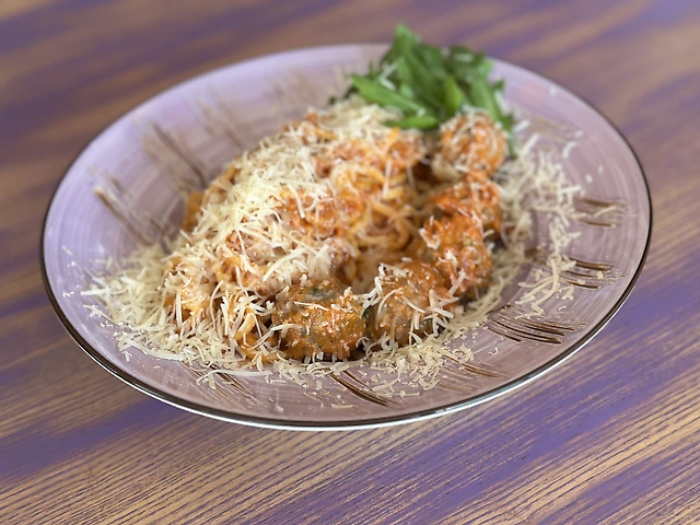 Спагеті з Meatballs