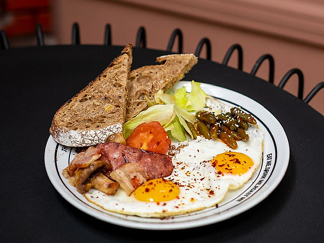 Сніданок Ростеріанця