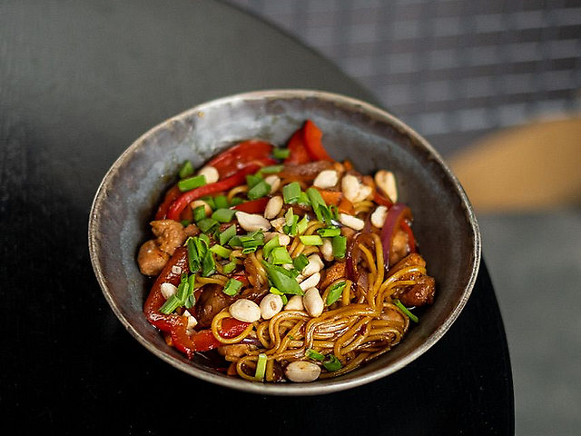 Яєчна локшина з куркою