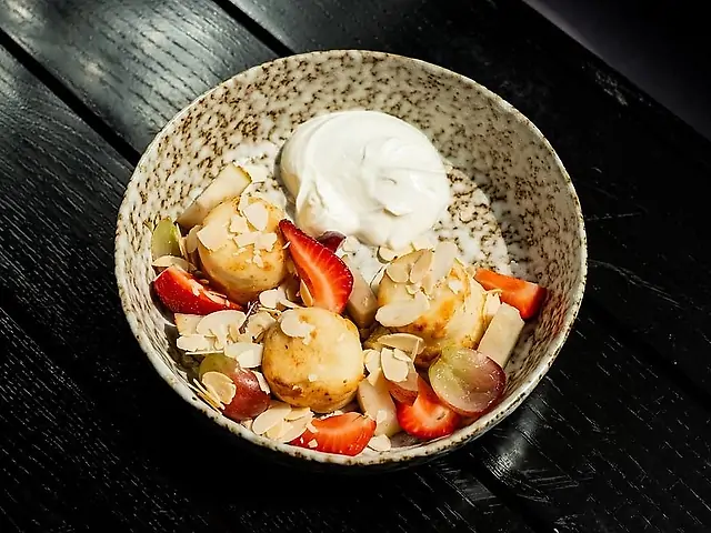 Сирники з ягодами