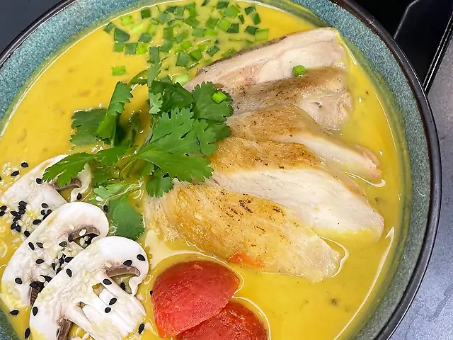 Карі Суп з куркою
