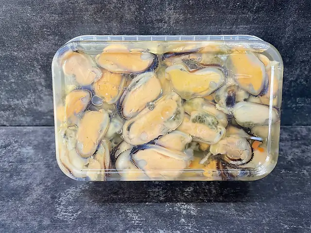 Мідії в олії