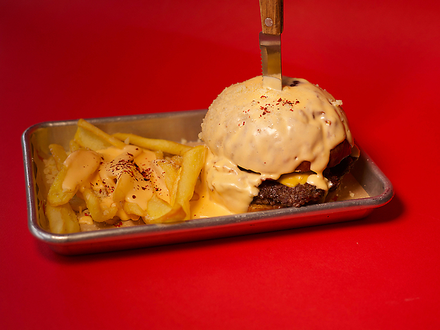 Дуууже сирний BRGR