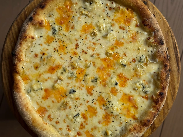 4 Formaggio