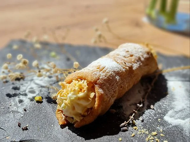 Каннолі фундук