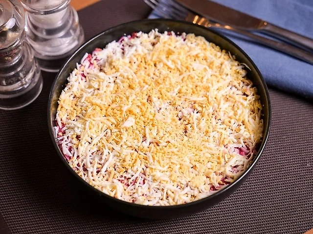 Оселедець під шубою