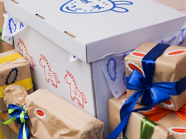 Святкова скриня