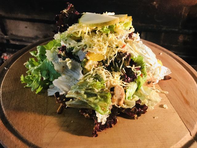 Салат с мясом индейки