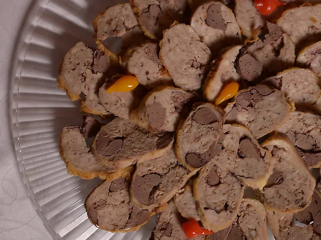 Куряча фарширована шийка з печінкою