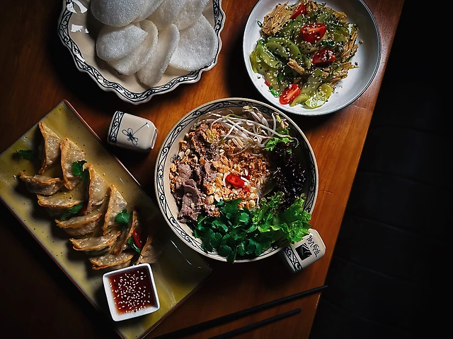 Saigon Set