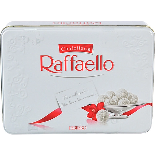 Цукерки у кокосовій стружці з цілим мигдальним горіхом Raffaello з/б 300г